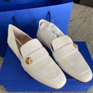 Stuart Weitzman Wylie Star Cream Loafer/Flat Shoe